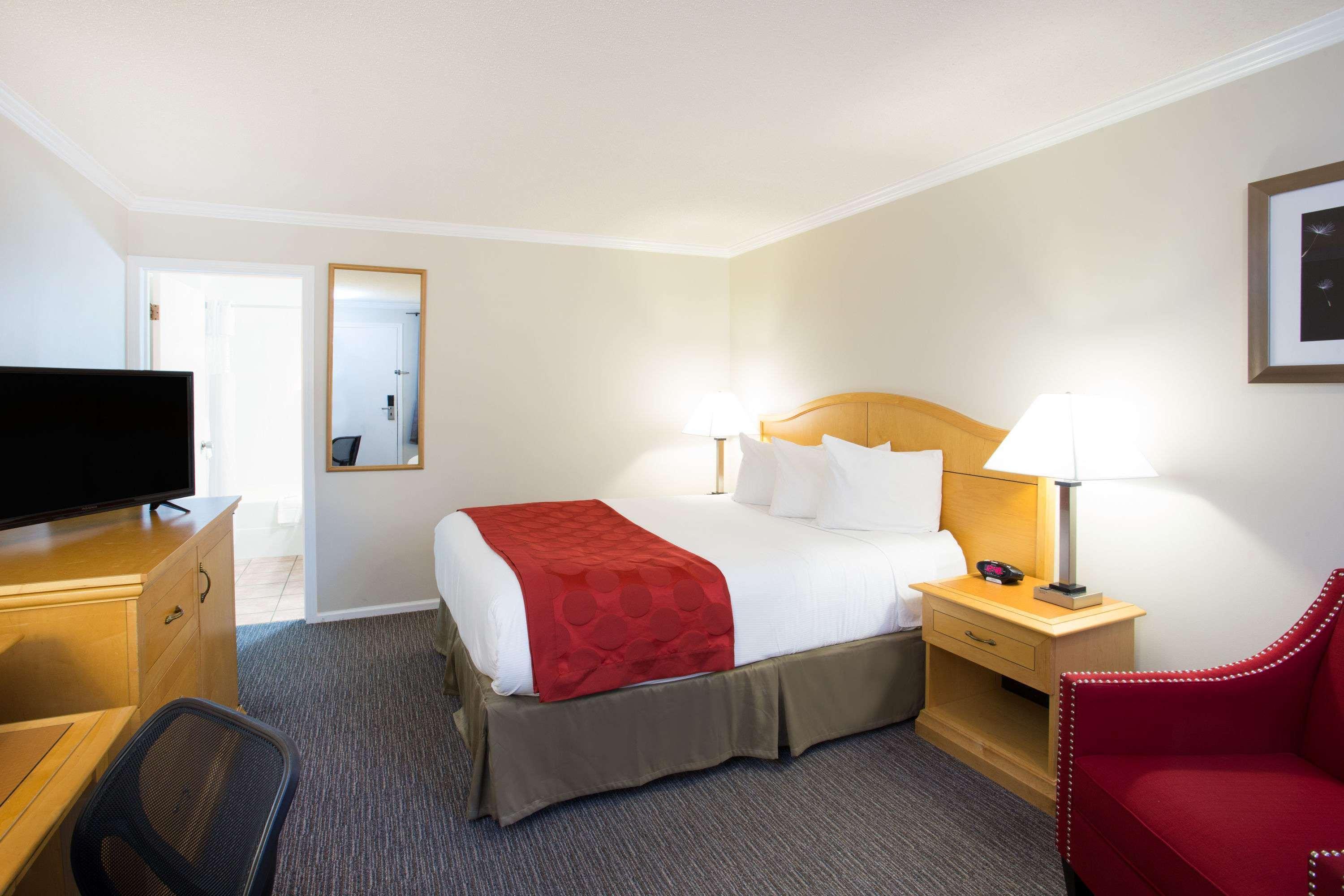 Ramada By Wyndham Duncan Cowichan Valley Екстериор снимка