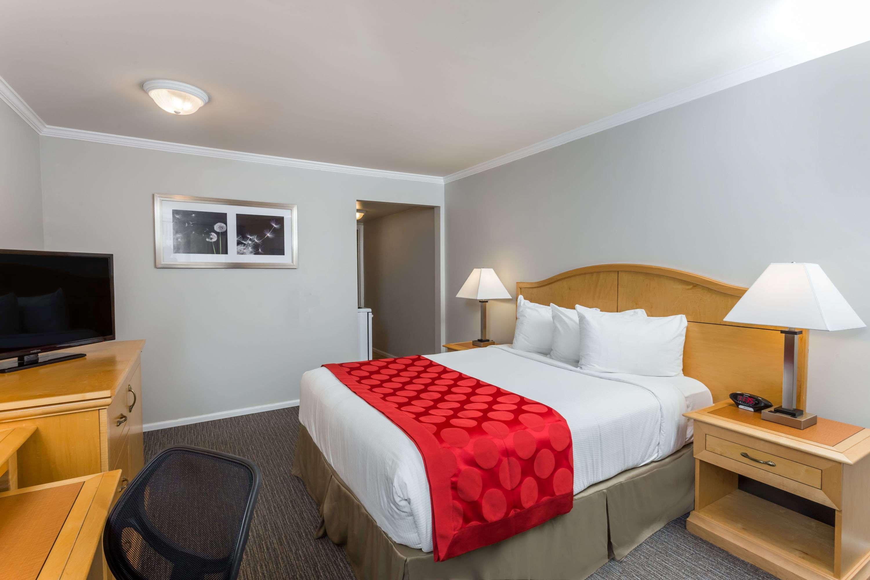 Ramada By Wyndham Duncan Cowichan Valley Екстериор снимка