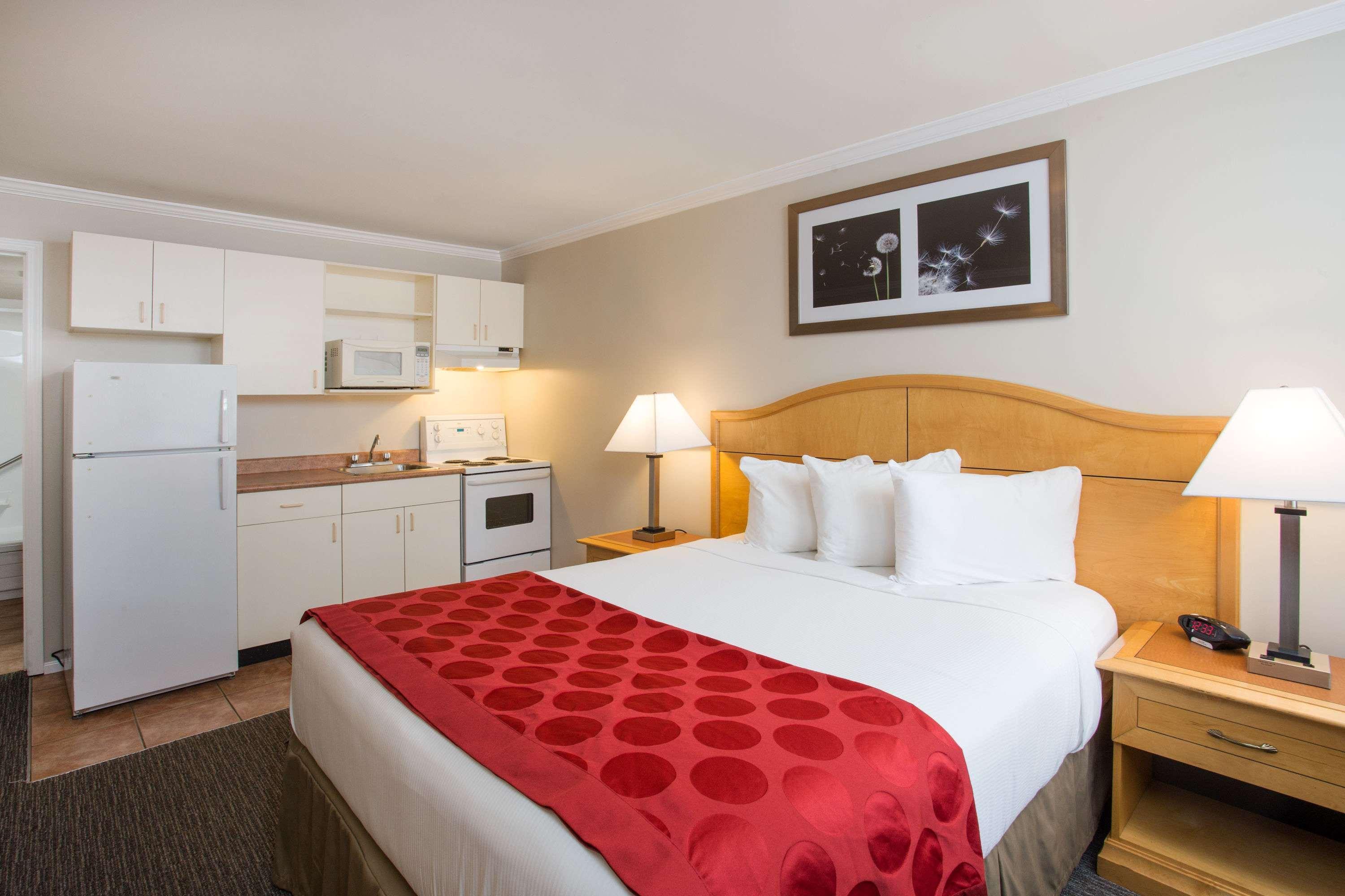Ramada By Wyndham Duncan Cowichan Valley Екстериор снимка