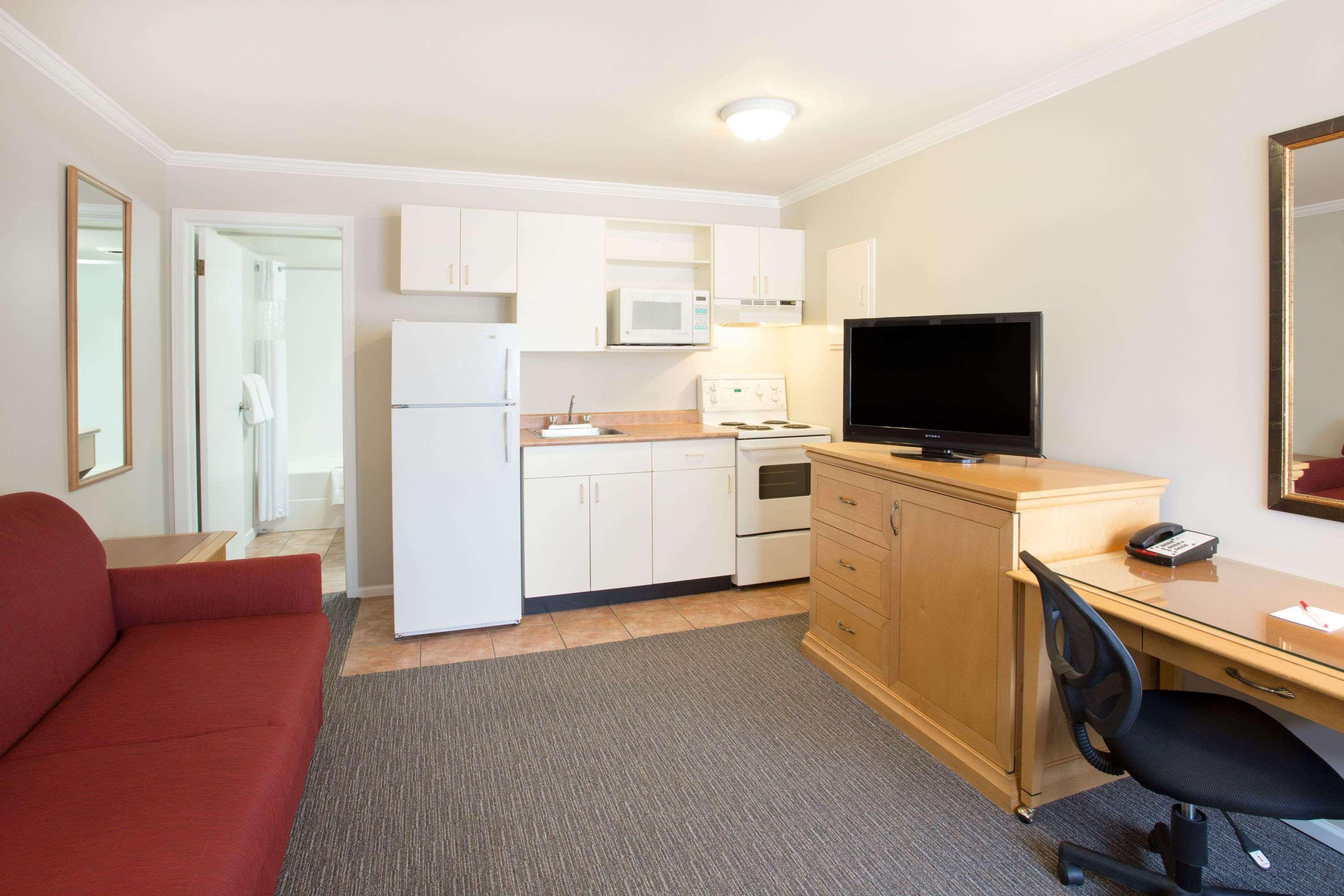 Ramada By Wyndham Duncan Cowichan Valley Екстериор снимка