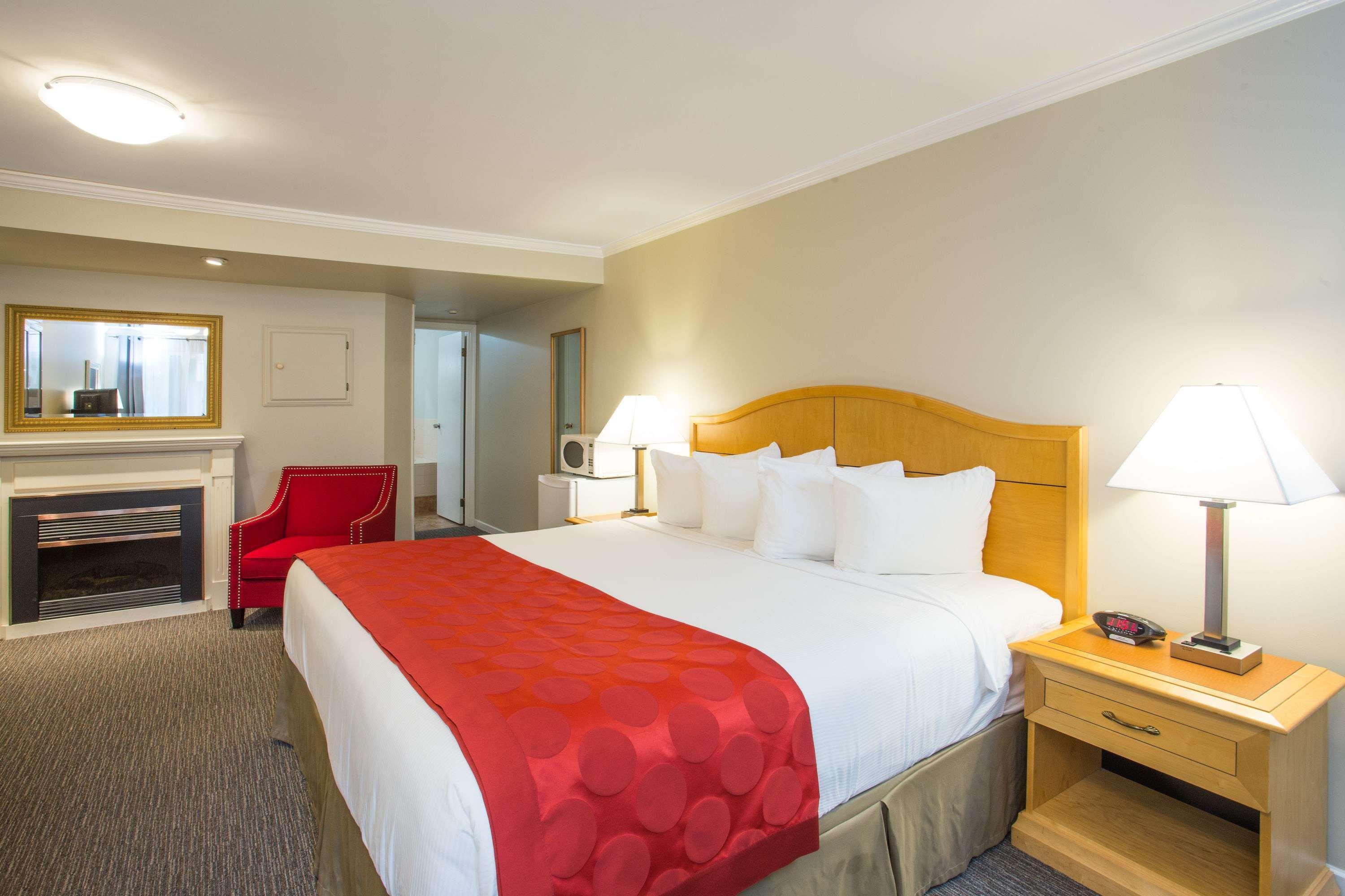 Ramada By Wyndham Duncan Cowichan Valley Екстериор снимка