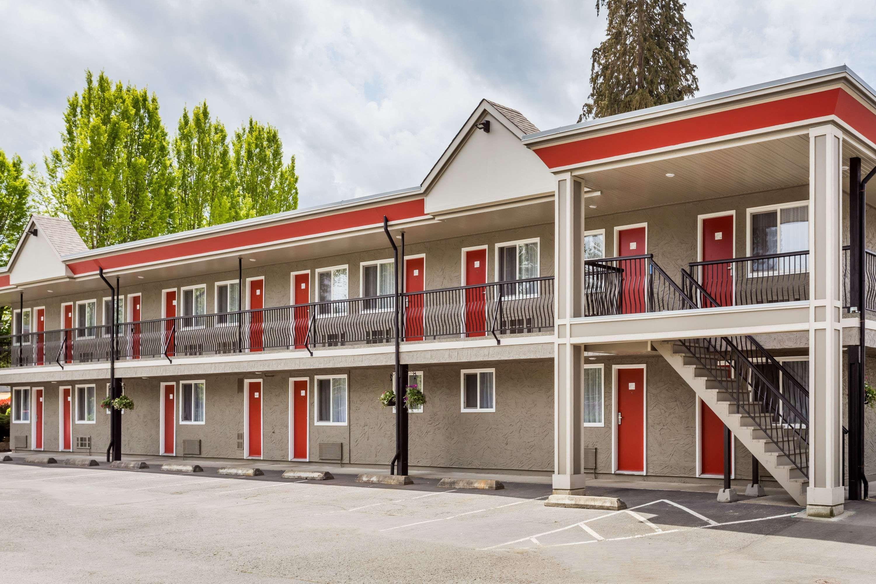 Ramada By Wyndham Duncan Cowichan Valley Екстериор снимка